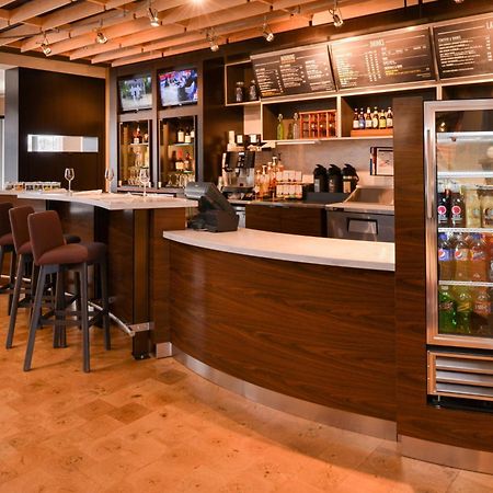 Courtyard By Marriott Toledo North Hotel Bagian luar foto