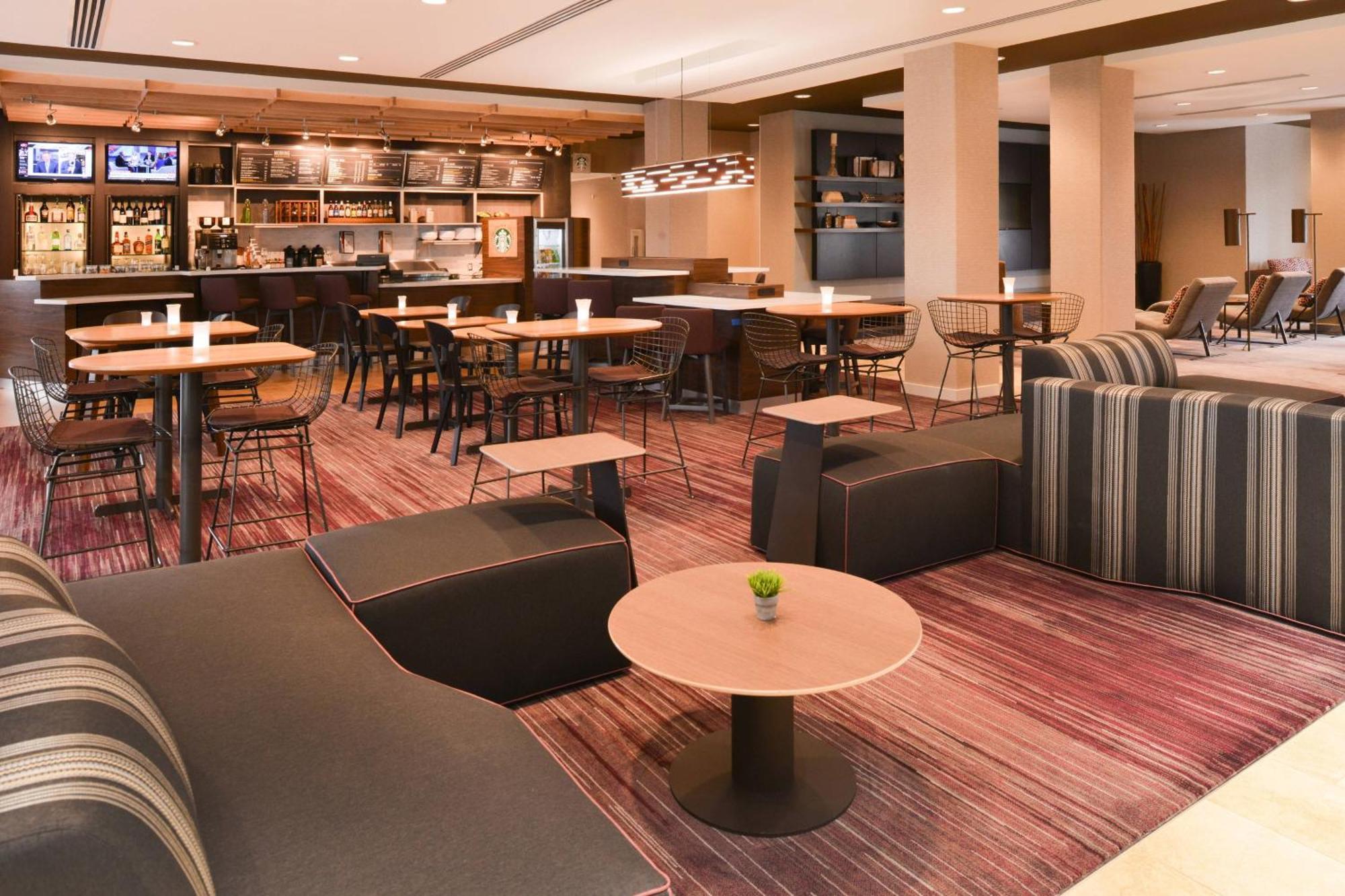 Courtyard By Marriott Toledo North Hotel Bagian luar foto