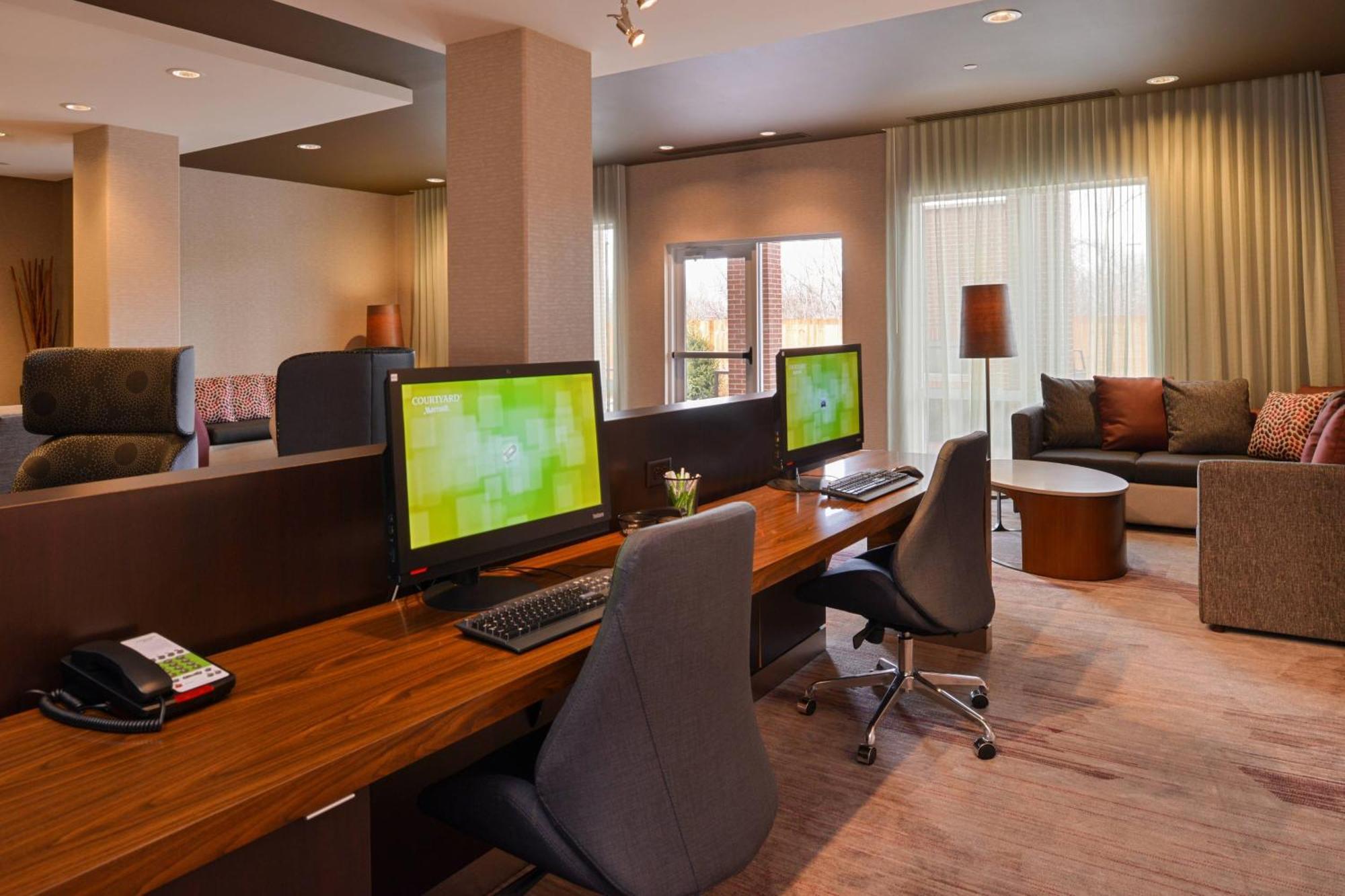 Courtyard By Marriott Toledo North Hotel Bagian luar foto